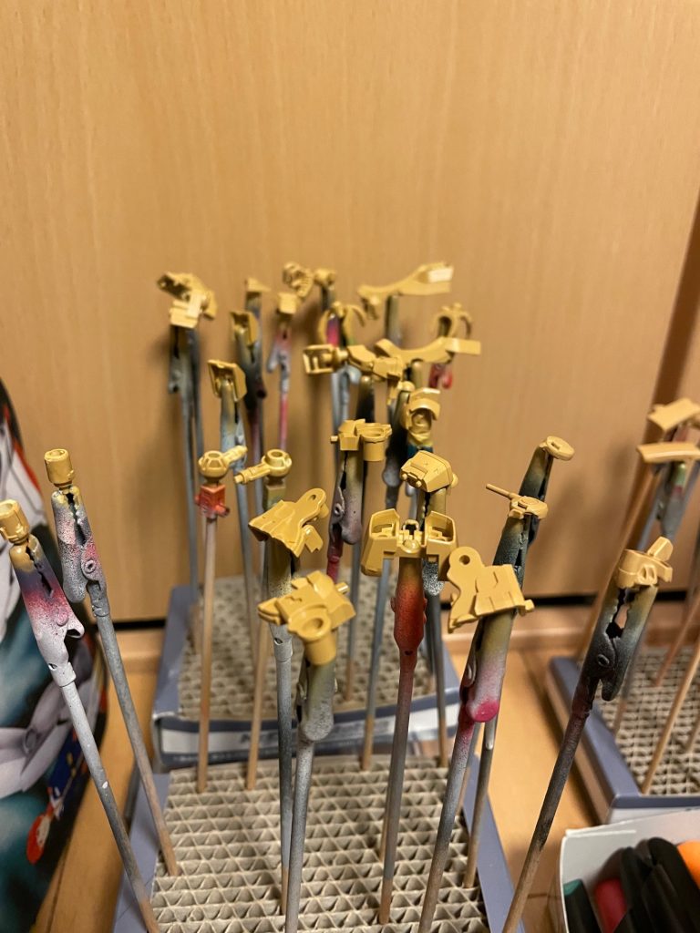 ダークイエローはガンダムマーカーをピッタリ1本使い切りました。