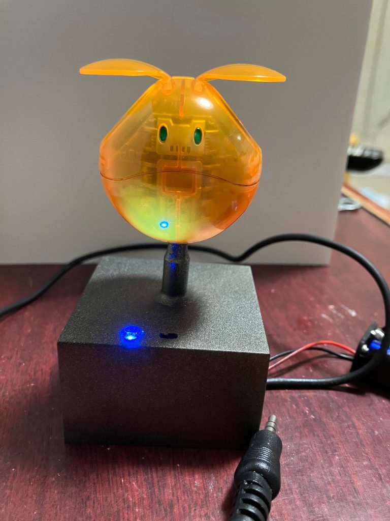 電源入れるとLED光りますが…予想以上に明るい。まっ！眩しい‼️