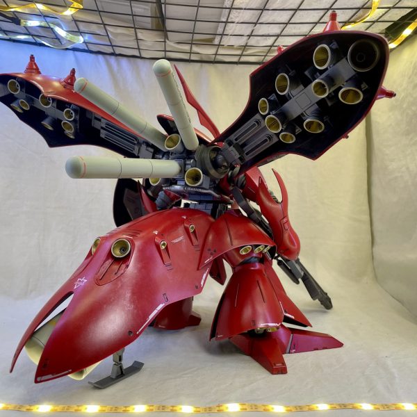 ※背中の3本のプロペラントタンクの折れてた接続部を修復。※欠品だったリアスカートアーマーの大型バーニアを自作。※このREナイチンゲールの為にディスプレイスタンドを改修。※HGと揃い踏み。（2枚目）