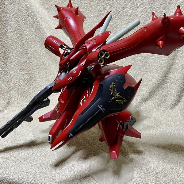 ※背中の3本のプロペラントタンクの折れてた接続部を修復。※欠品だったリアスカートアーマーの大型バーニアを自作。※このREナイチンゲールの為にディスプレイスタンドを改修。※HGと揃い踏み。（4枚目）