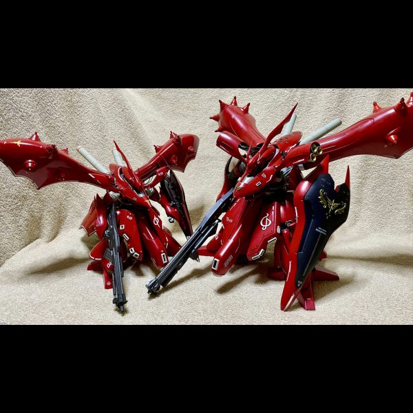 ※背中の3本のプロペラントタンクの折れてた接続部を修復。※欠品だったリアスカートアーマーの大型バーニアを自作。※このREナイチンゲールの為にディスプレイスタンドを改修。※HGと揃い踏み。（5枚目）