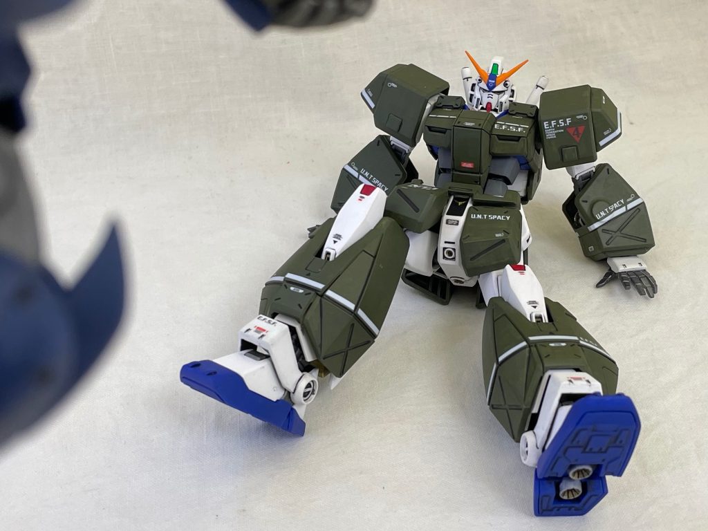 チョバムアーマーのフロントスカートを独立化しました。