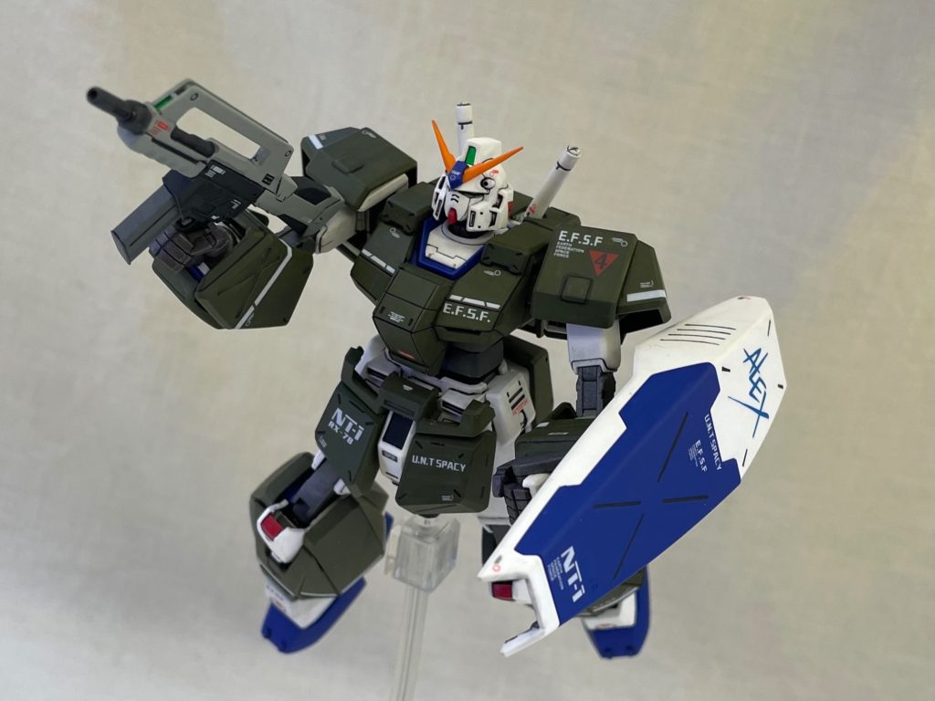 チョバムアーマーを装着したままで装備出来るように、ライフル、シールドチョバムアーマー左の前腕部を改修しました。