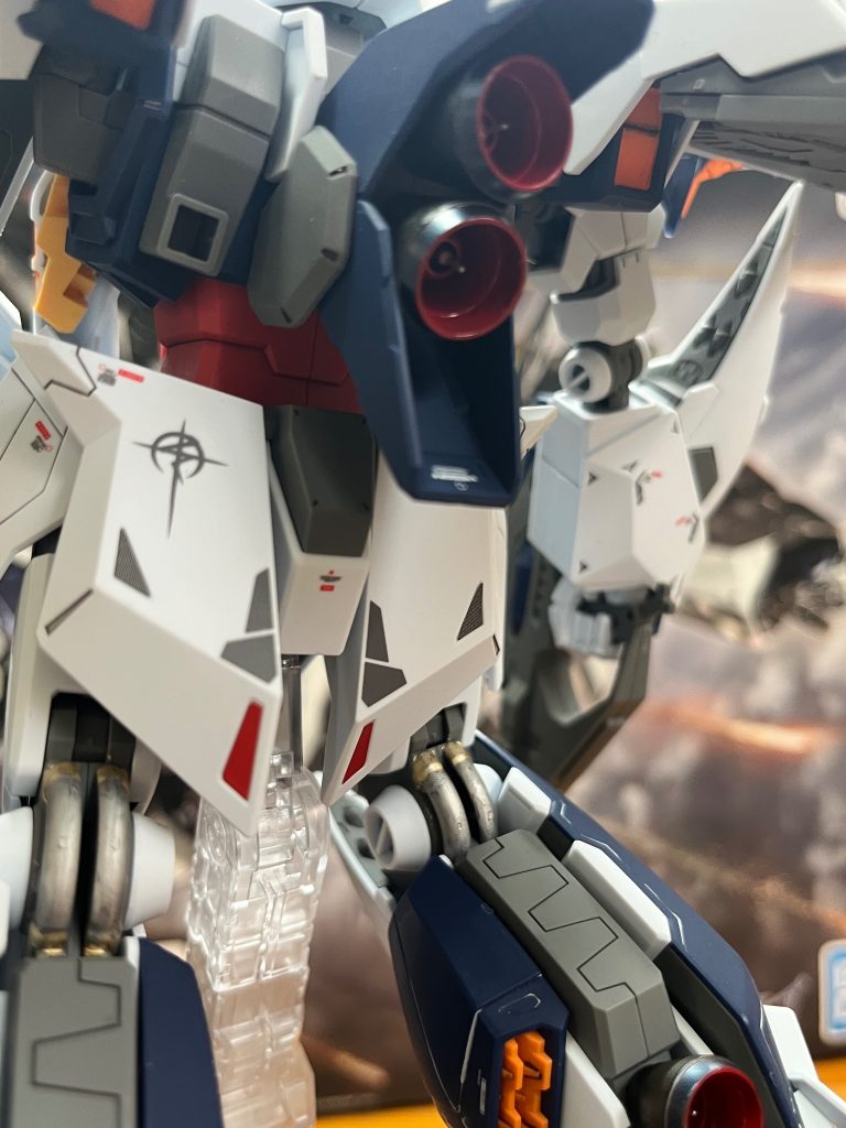 初めてバーニアに金属パーツを埋め込んでみました。
