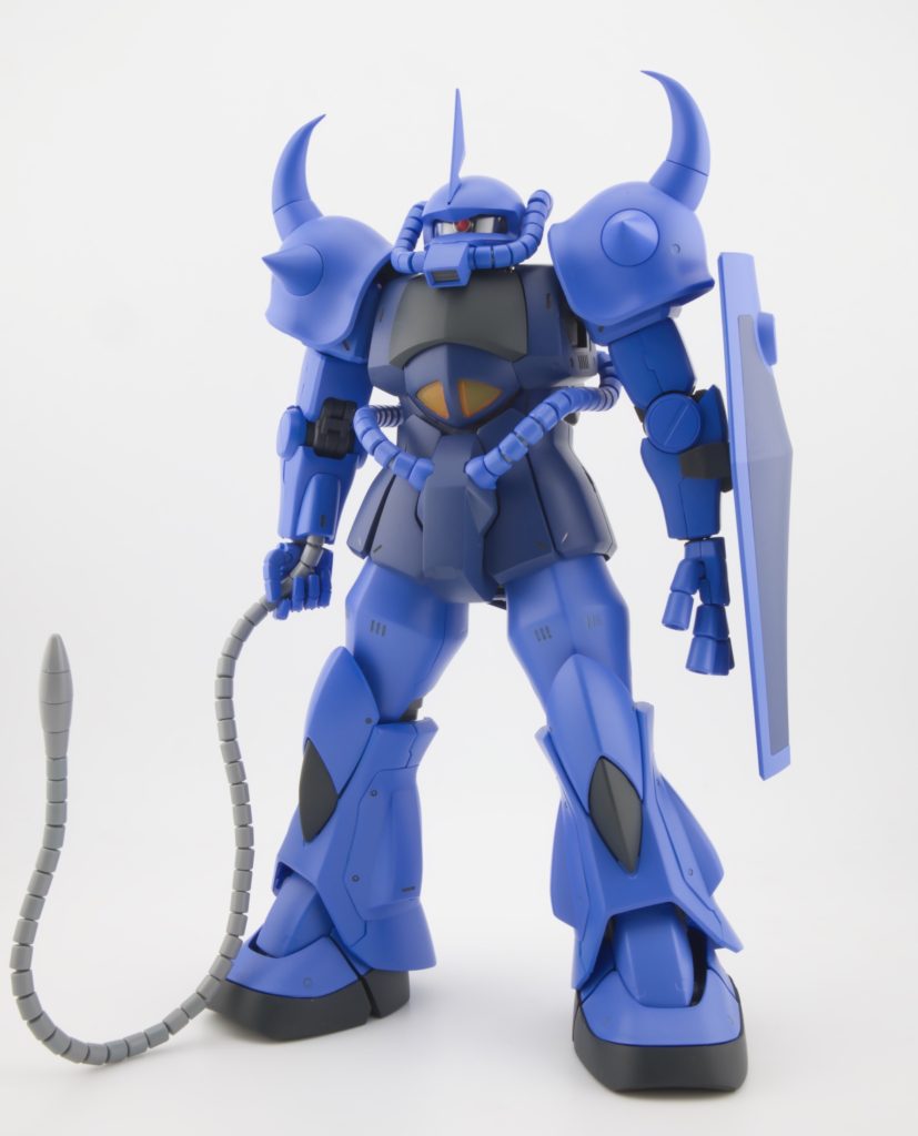 スパイクをプラ棒でとがらせたのと、モノアイをハイキューパーツのルミドーム2蛍光ピンク2.5mm＋Exプレートに変更した以外はそのまま組んでます。