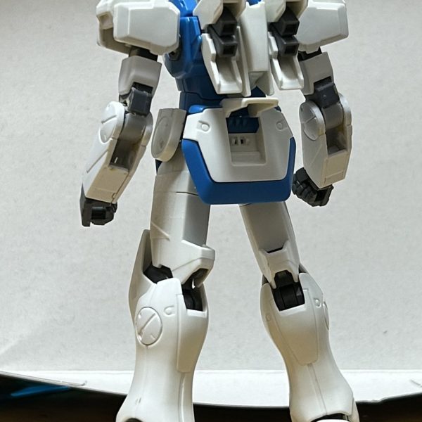 とりあえず上半身から。肘はキットを加工。ゴールは…カトキさんの設定画です。でも無理のない範囲で。（2枚目）