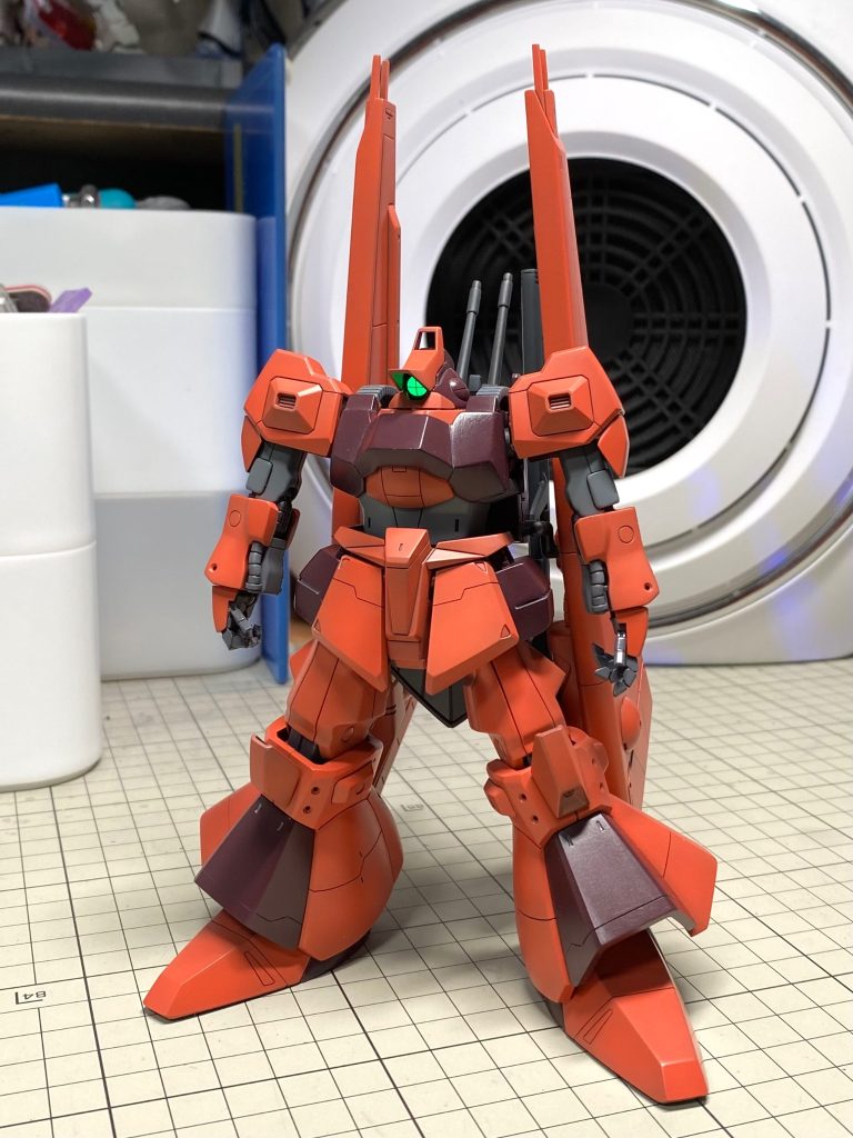 デカールを貼る前の状態です。