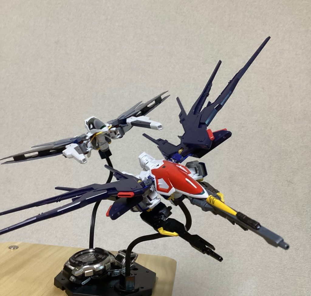 変形してドッグファイト！(時計は重りとして乗せてます)