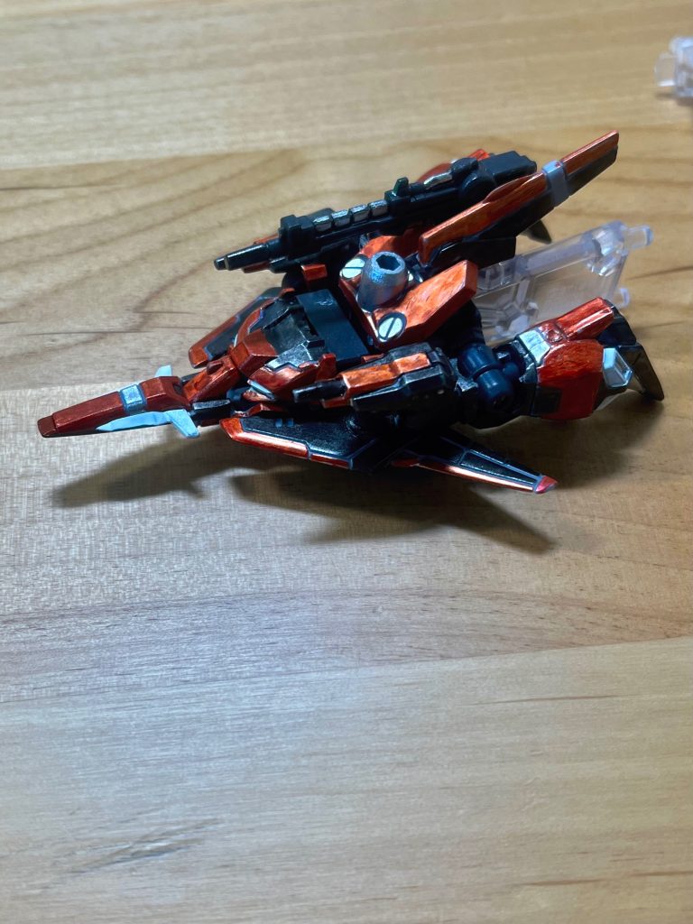 変形時の見た目も考えて塗ってみました！ムラがあるのはきのせい(gundam-kao1)