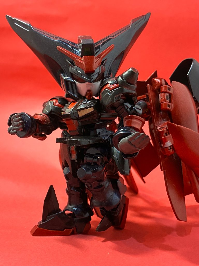 塗装はほぼメタリックブラックとメタリックレッドのツートンカラー
