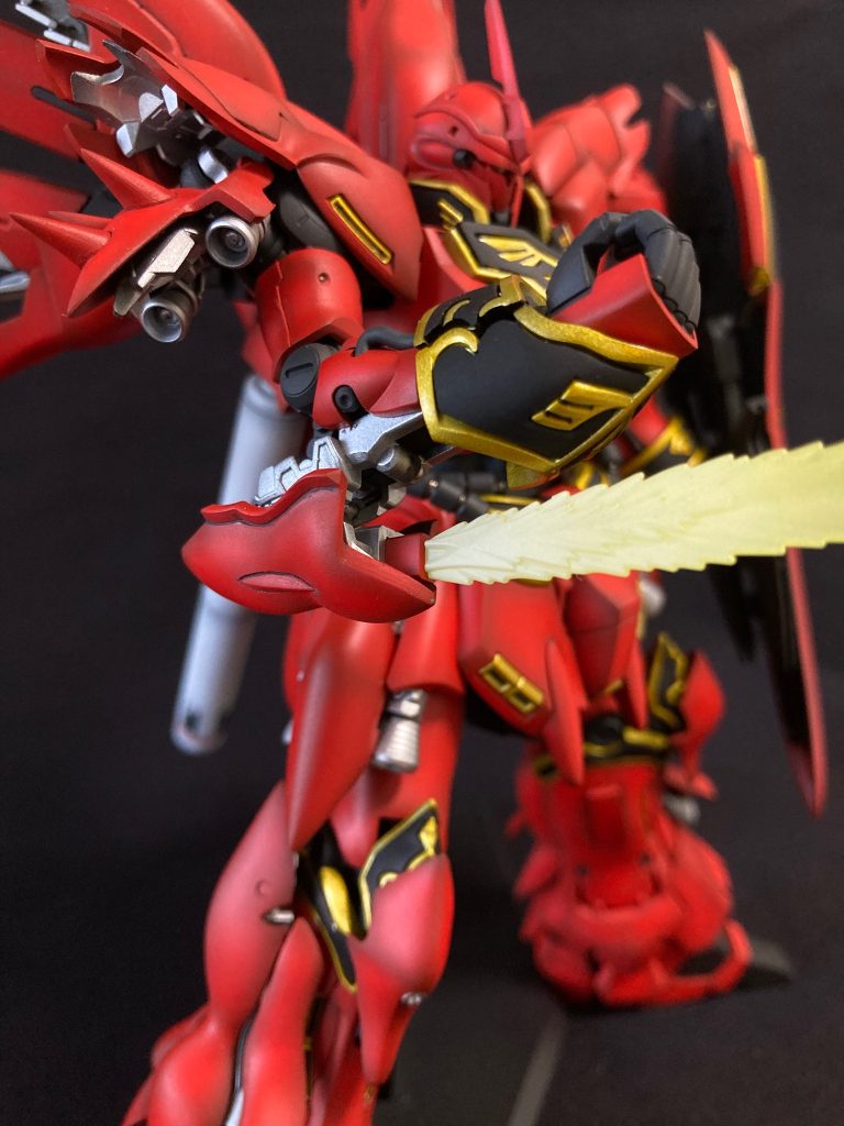 ビームトンファーの原案って感じの前腕ギミック(いうてもユニコーンのトンファーもブンブン振り回せないですが…バーチャロンのアファームドみたいに出来たらカッコいいのに💦)