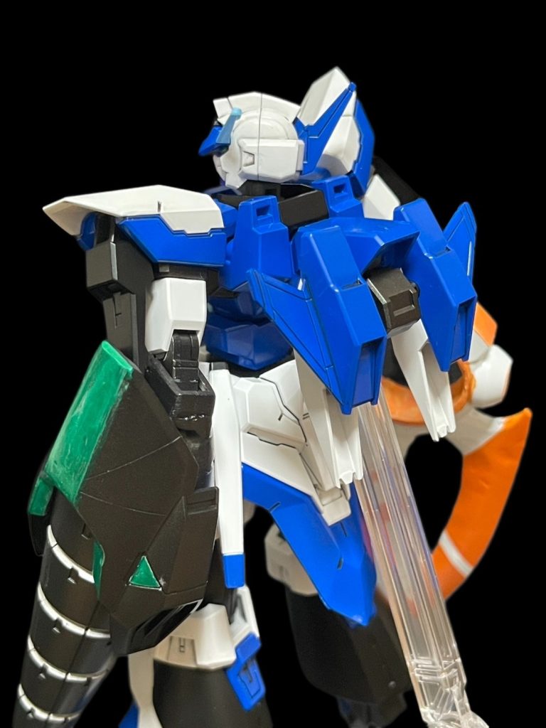 ここまでご覧いただきありがとうございました♪今回は機体はそこまで手を加えずアームウェアの選定や形成に時間を費やしました。右腕の剣は100均に売ってる幼児向けおままごとセットに入ってる包丁を加工したものになります🔪やはり小さい子が扱えるように簡単に壊れないようにしてある為めちゃめちゃ加工がしづらいでした😅まあ思ってた通りの形には出来たので満足です。まだまだネタは尽きないのでこれからもボチボチやっていこうと思います。それではまた〜👋