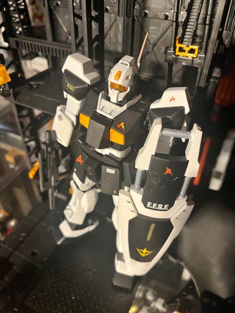 中古でシールドが欠品だったので、ファーストのシールドを探しましたがGP-01のジャンクしか無かったのでそれを利用。