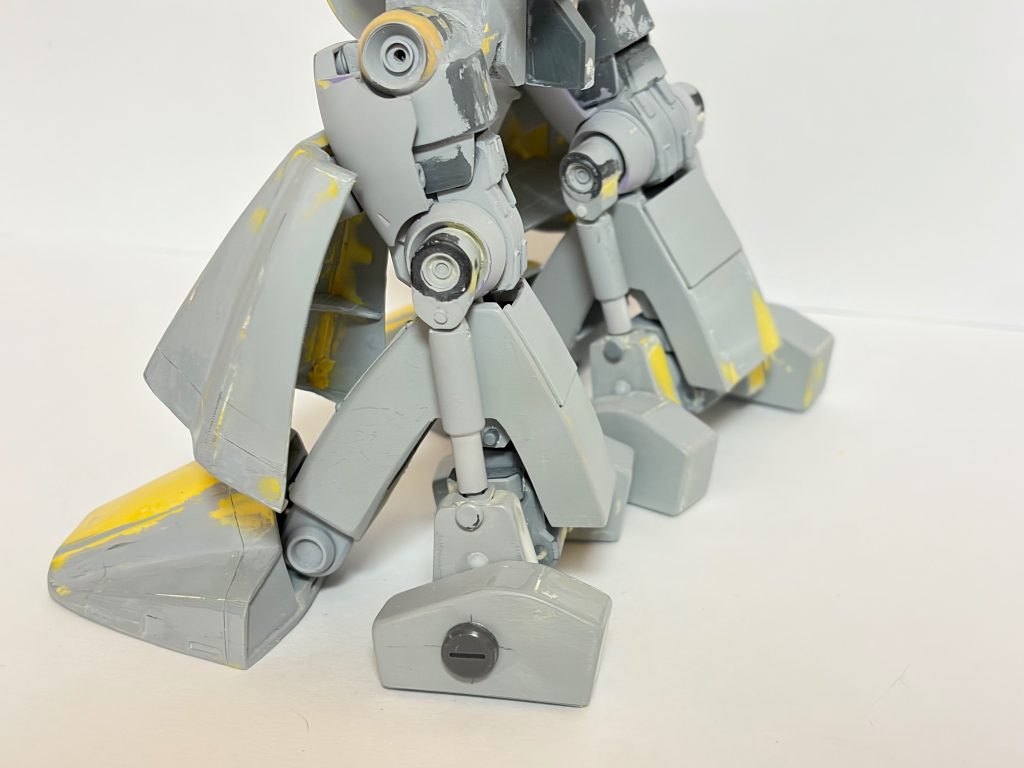 脚部シリンダー可動。