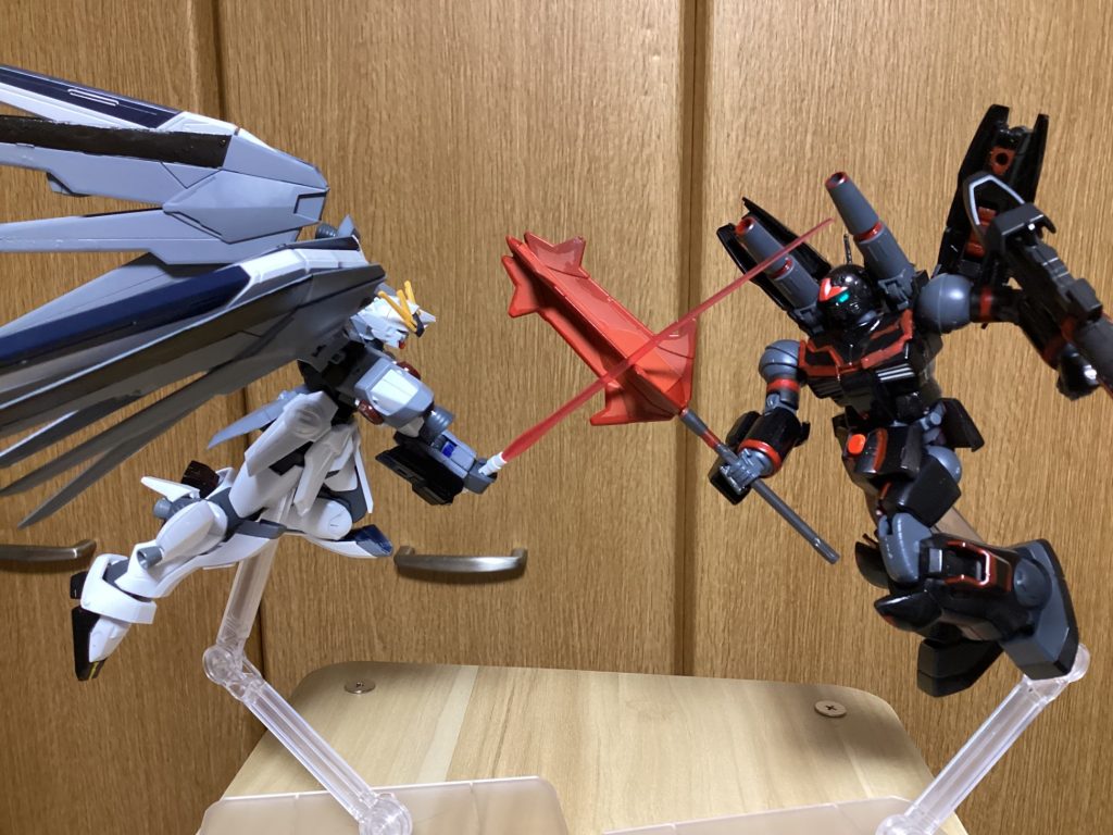 ウィングガンダムプロトブラストと戦闘！