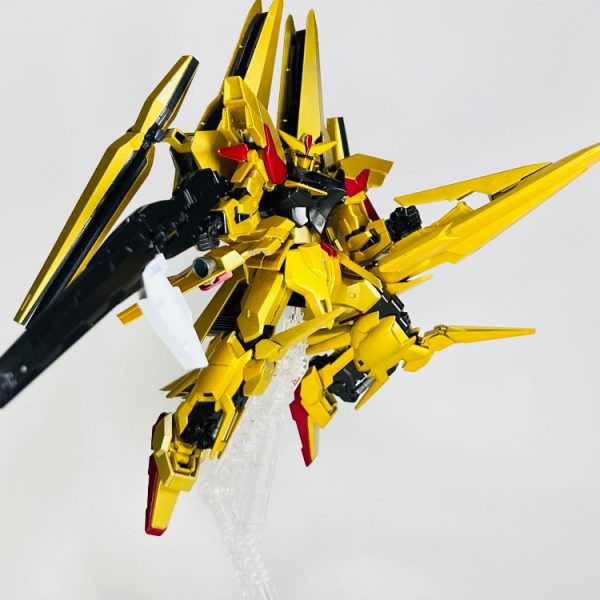 ガンダムテルティウムデルタ　耀（かがや）