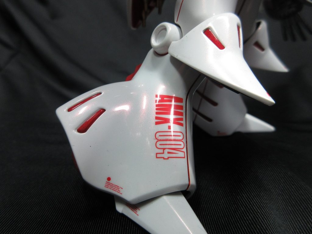 文字デカールはHQパーツさんのCNDデカール。バインダーとスネの文字デカールの部分は研ぎ出し→コンパウンド掛けしてます。チョップファクトリーさんのコーションデカールを雰囲気で。デカール後、外装全体をガイアEXクリアでトップコート。