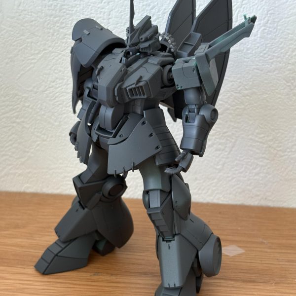 &nbsp;どうもご覧いただきありがとうございます♪改造は一区切りつけて、サフ吹いたらすんごいオーラが....... &nbsp; ツギハギ感ってサフ吹くだけで消えて一気にまとまり出るから凄いっすね.... ミキシングの楽しみがなんとなくわかった気がします。次回は塗装の成果をお見せしたいのですが、ここからはペースが落ちるかもです、夏休みブーストがそろそろ終わってしまうので......気長に応援していただけると幸いです！&nbsp;（2枚目）