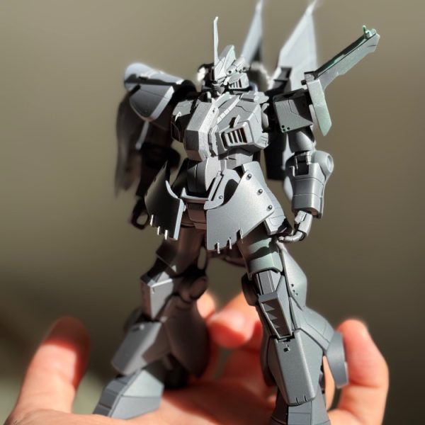 &nbsp;どうもご覧いただきありがとうございます♪改造は一区切りつけて、サフ吹いたらすんごいオーラが....... &nbsp; ツギハギ感ってサフ吹くだけで消えて一気にまとまり出るから凄いっすね.... ミキシングの楽しみがなんとなくわかった気がします。次回は塗装の成果をお見せしたいのですが、ここからはペースが落ちるかもです、夏休みブーストがそろそろ終わってしまうので......気長に応援していただけると幸いです！&nbsp;（1枚目）