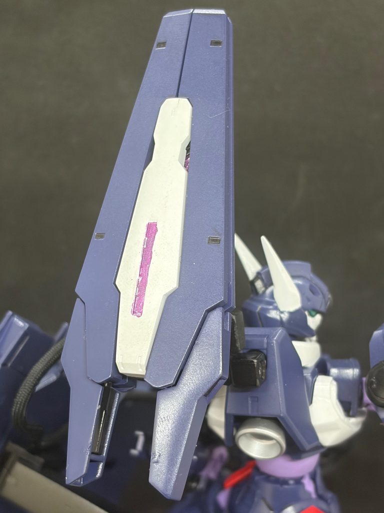 『フェーズドアレイキャノン』ガンダムルブリスウル、ソーンのと同型の武装。パーメントスコアの向上させる役割を担う。