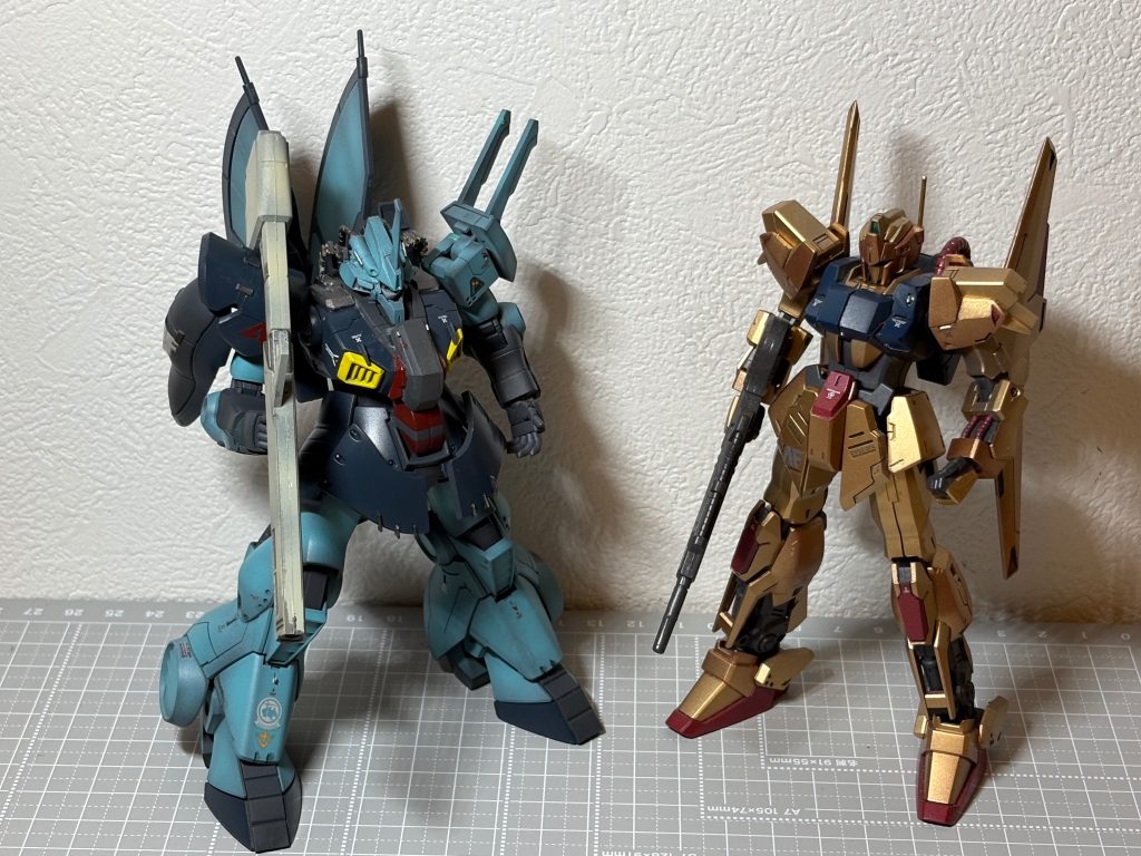 この2機を並べることができる幸せ.....こんなに幸せなことはない......&nbsp;ご覧いただきありがとうございました！この2機が揃ったら、次の作品はもう.....お分かりですね？お楽しみにしていてください！グリプス戦役最強のニュータイプを並べる時を！！！