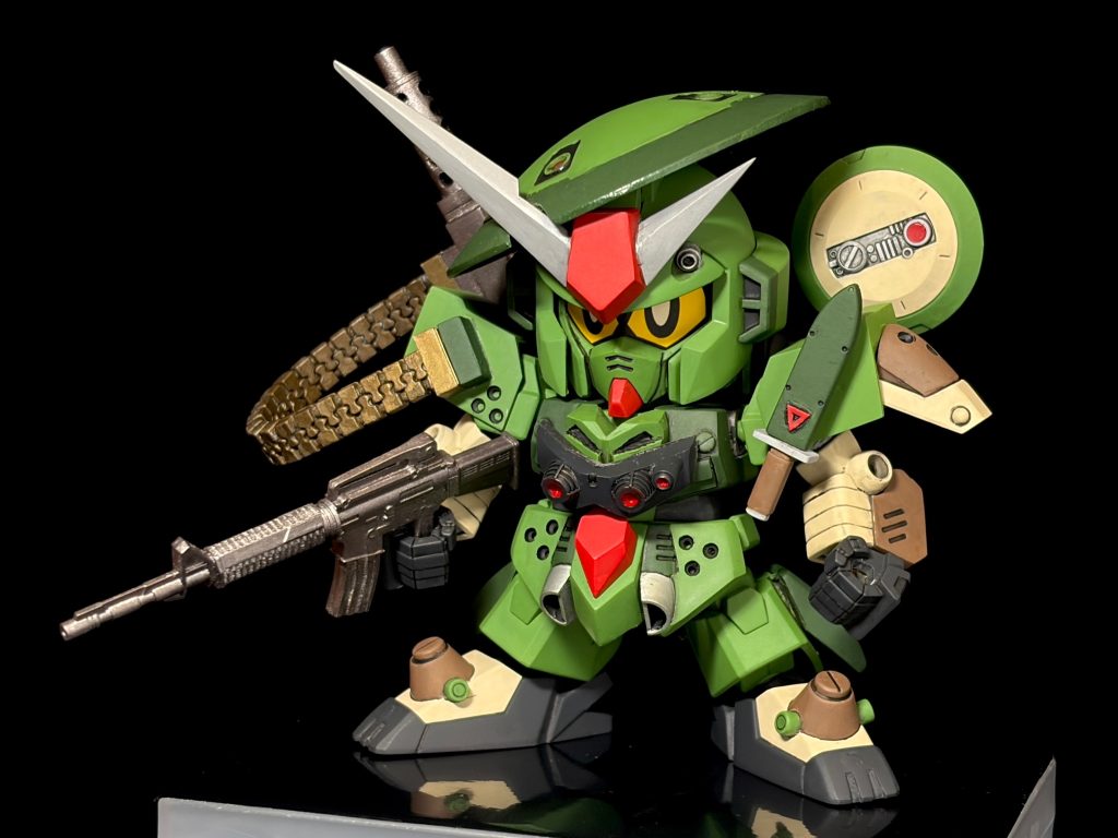 使用キット・LGBBコマンドガンダム(素体)・LGBB武者ガンダム(頭、アンテナ、足)・HGUCヤクト・ドーガ(頭頂部レドーム)武器は既製品の流用ですコマンドと武者のニコイチでスタイルを構築できたので、本家LGBBと並べても違和感が少なくできました