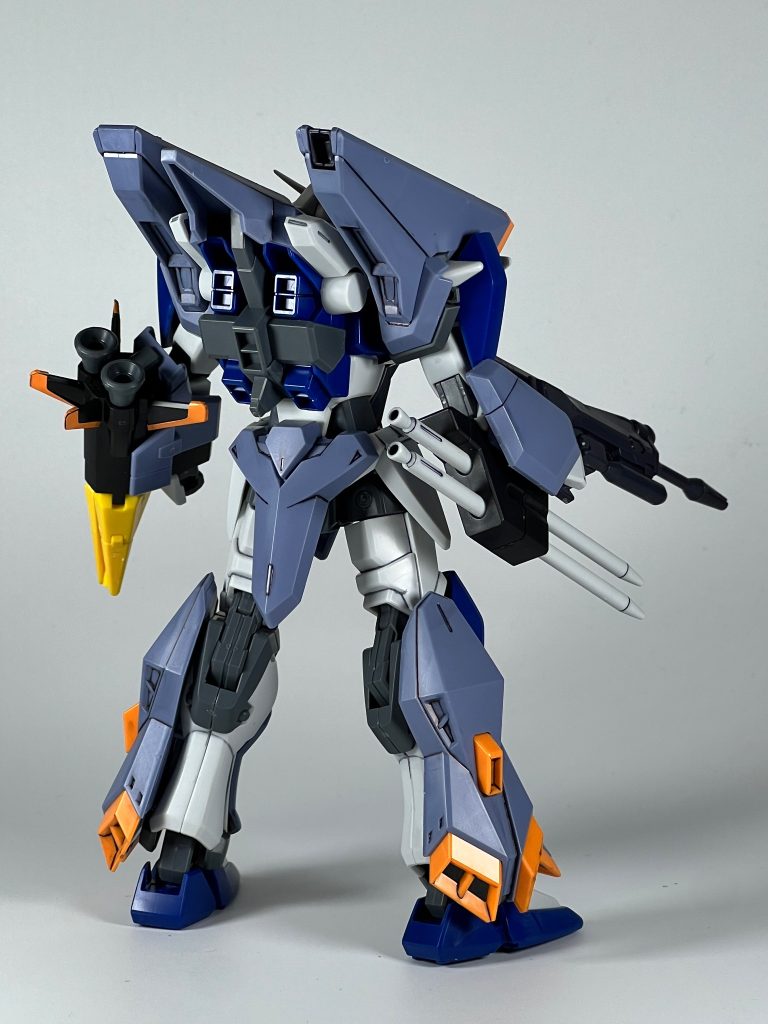 組み立てて思ったのはAlexのチョバムアーマーみたいだなぁって思いましたね。中身は細身ですが着込むとゴツゴツ