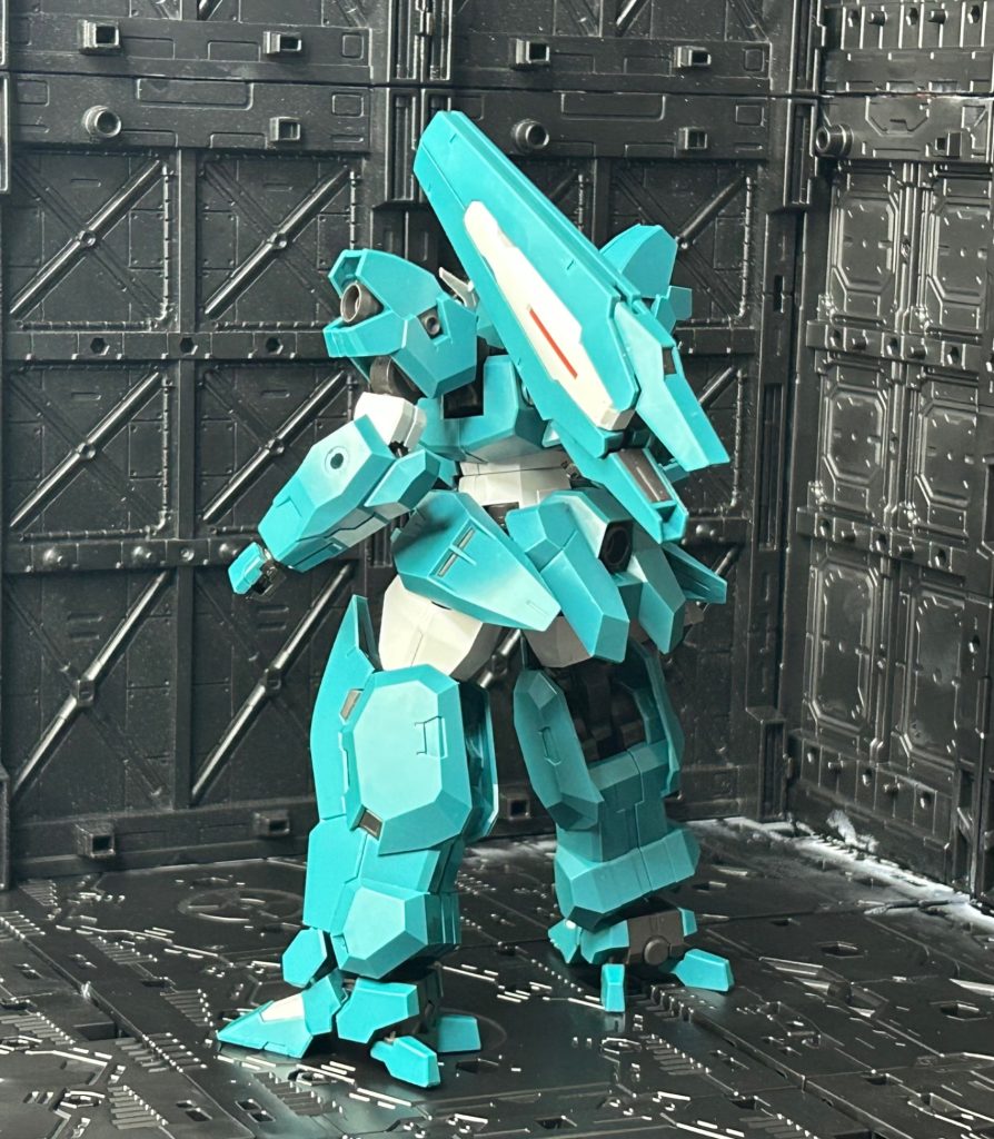 今回は素組フィニッシュです！(￣▽￣ )この機体はゴツさがめちゃくちゃかっこよくて、個人的にルブリスの中でも一番好きな子かもしれないですね！！