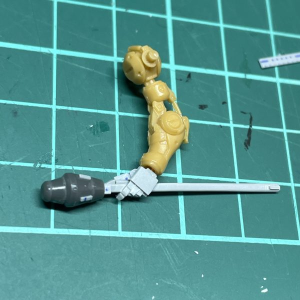 とりあえず出来たところを両面合体しました。あとはシールド作ればだいたいできたはず。マシンガン元のアレンジ好きだったのでそのまま行くか悩みましたが、F2グレネードランチャーついてるっぽかったのでちょいいじり。知りませんでした。シュツルムファウストもとりあえずそれっぽく。（2枚目）