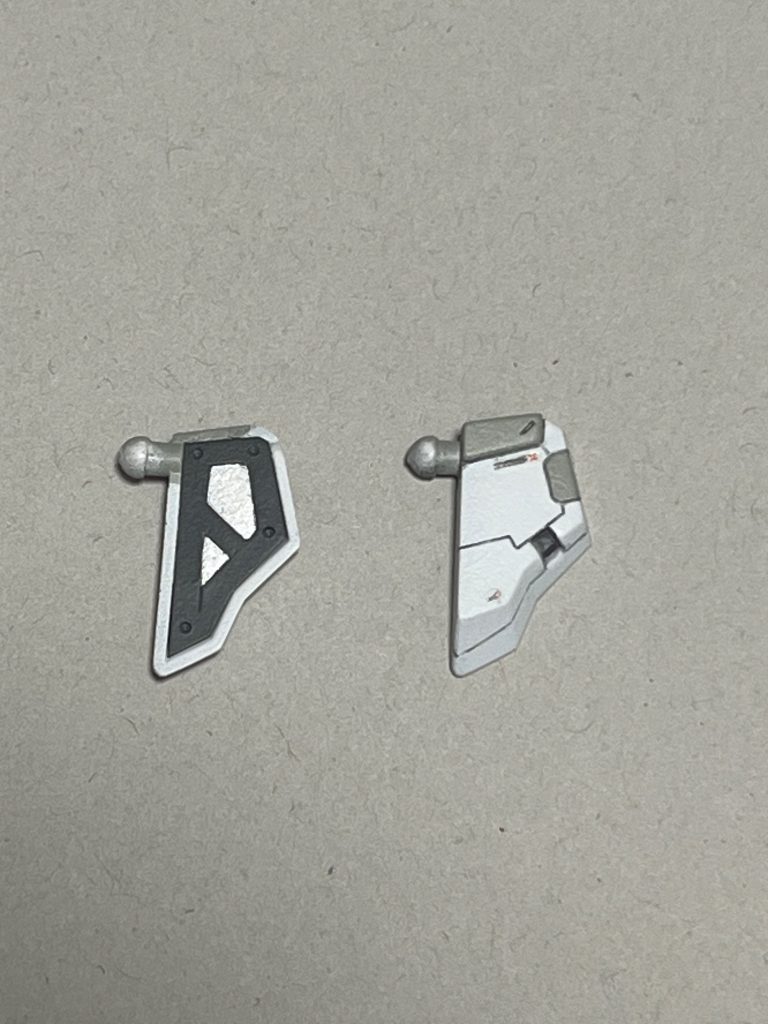 フロントアーマーに裏打ちパーツあり。リアにもあります。