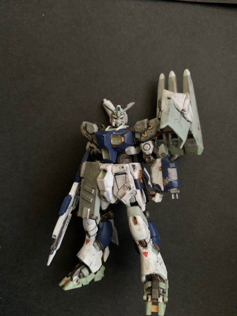 アーティファクト　量産型νガンダムアリュゼウス半壊風