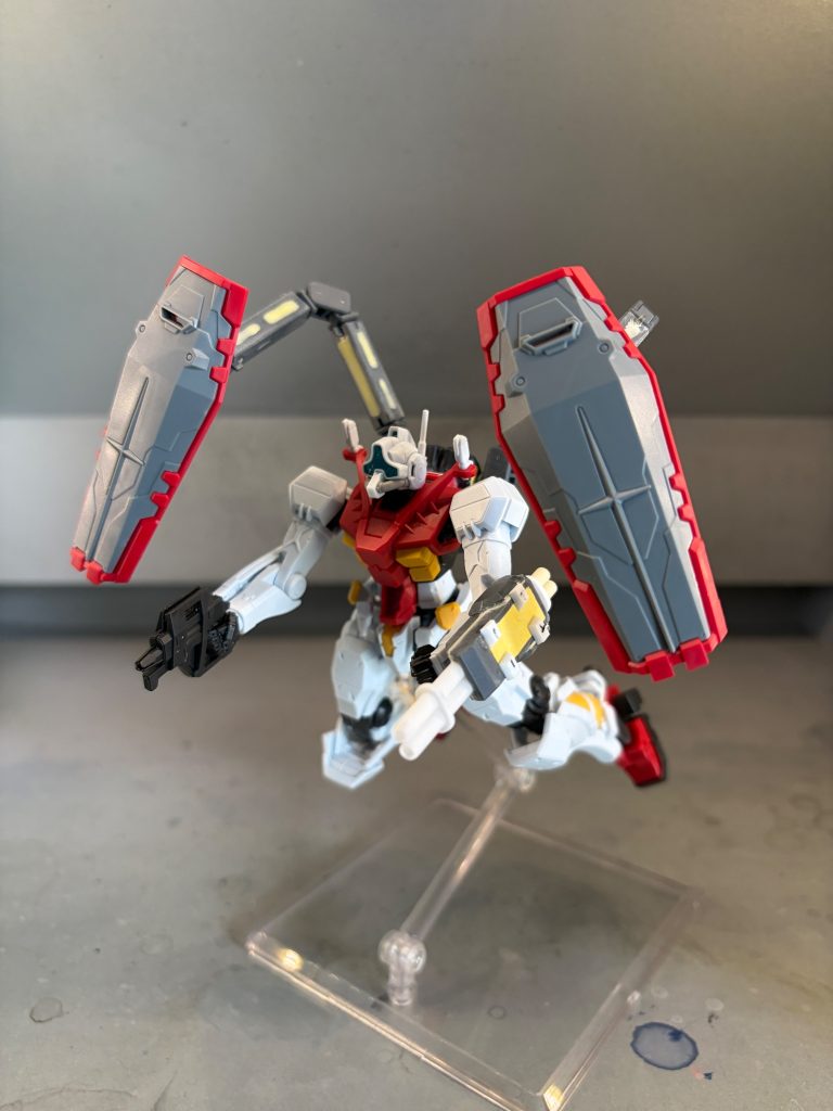 初めてオリジナルの武装(ビームライフル)を作ってみましたが、とても難しいですね。ディティールの細かい綺麗な武装を作る人に、とても憧れます。