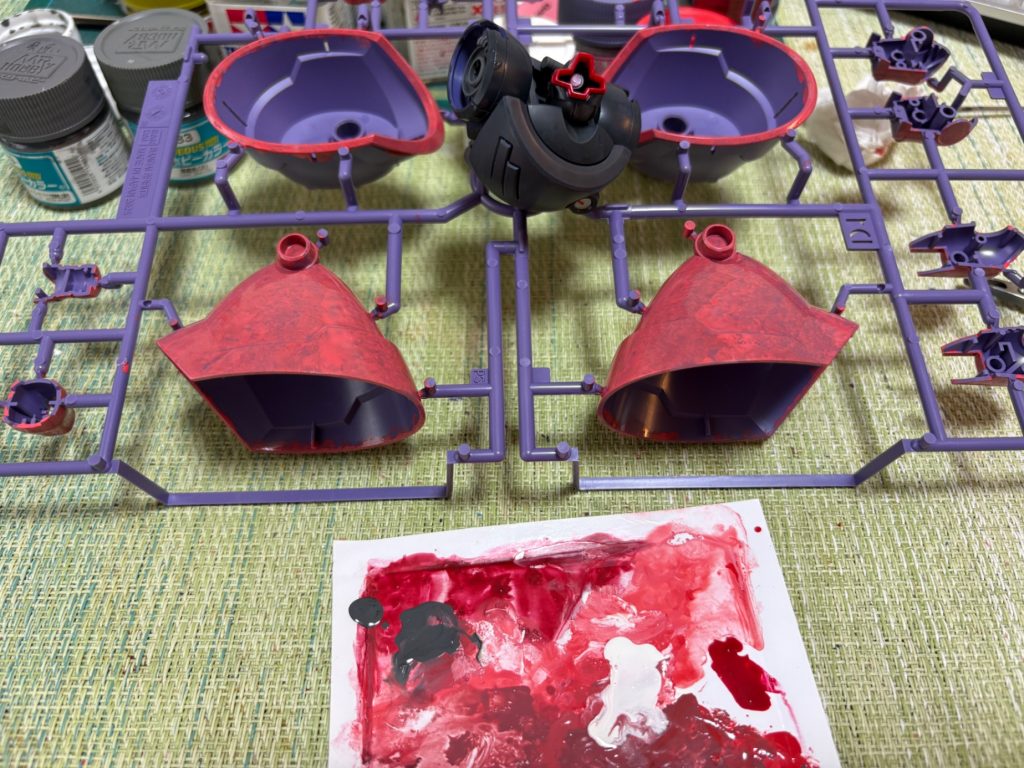 シャア専用機ピンクも好きですが、混色に挑戦しました。その日その日で雰囲気が変わる色になります。｡