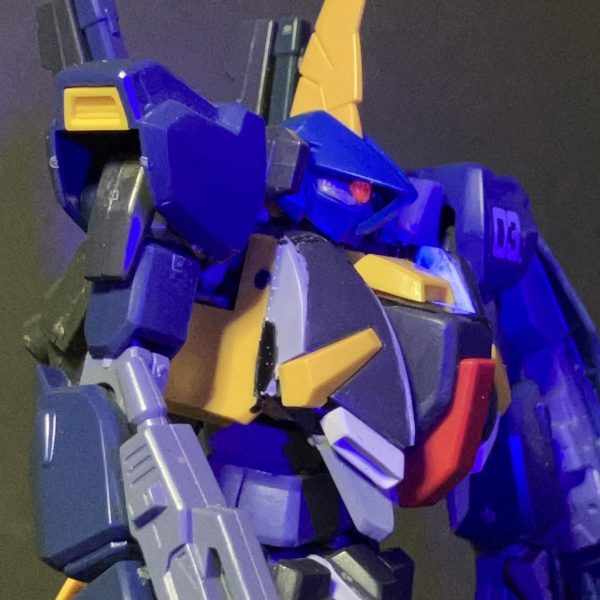 バーザム改特有の脚部スラスター改造中。ダブルゼータのジャンクパーツ埋め込んでみました。マークⅢの名残が色濃く残るプロトタイプバーザムということにしよう。（6枚目）