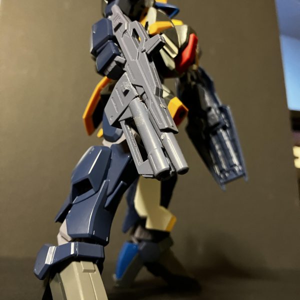 バーザム改特有の脚部スラスター改造中。ダブルゼータのジャンクパーツ埋め込んでみました。マークⅢの名残が色濃く残るプロトタイプバーザムということにしよう。（7枚目）