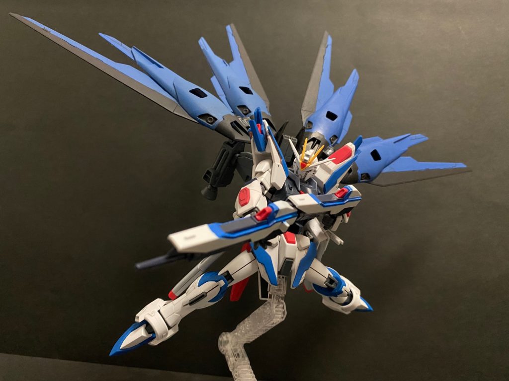 ライフルを連結させての構えポーズ。これがやりたかったので今回はストフリのものを持たせましたが、ライフリやイモジャのライフルを二丁待ちさせるのも良かったかもしれない。