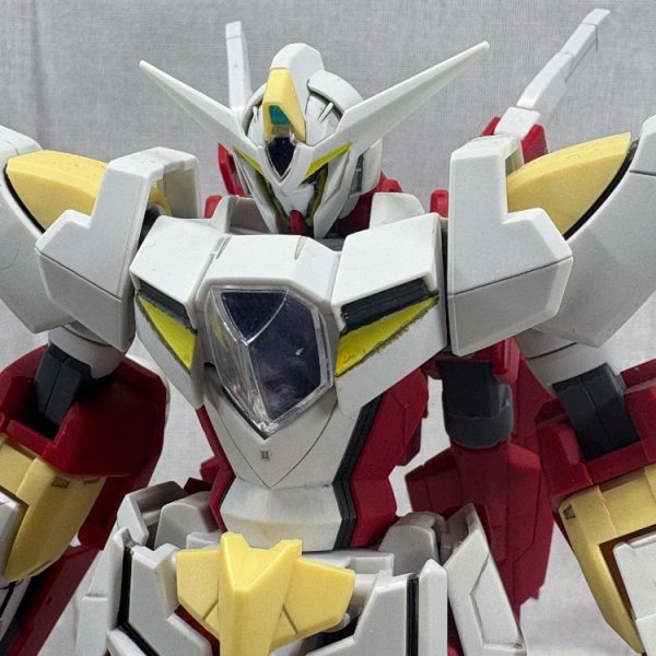 部分塗装　リボーンズガンダム