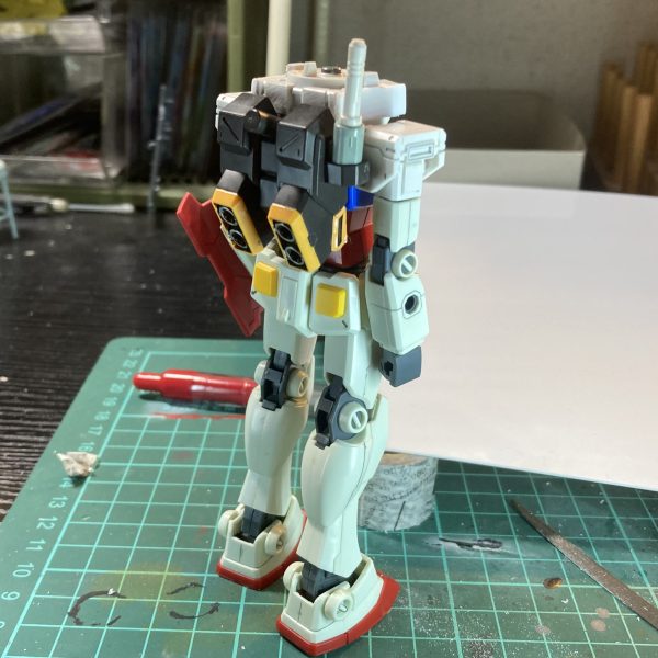もーちょいガンダムな要素減らしたいんだよな…逆に減らし過ぎてもバランス悪くなるってわかる…盾は30MMから｡ガンダムのビームサーベル見つからなくてテキトーなガンダムのビームサーベル刺してる。（2枚目）
