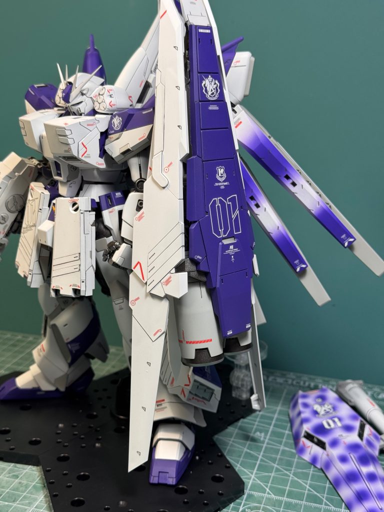 MG HI-νガンダムver K.A. H.W.S. 全塗装–5枚目/制作者：tOshi76