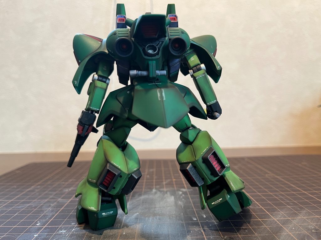 こんな感じのガルスjでした。背中も作り込まれててなかなか良かったです！でも関節があんまし動かなかったから-100点かな？ふざけんじゃねえよオイ！たくやの小遣いは3000円だゾぉ⁈