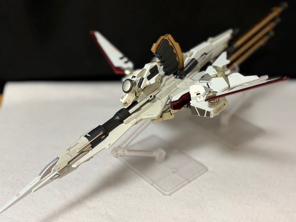 ゼウスシルエット本体とにかく大きくて迫力があります。一部パーツが塗装ブースに入りきらなかったので手持ちで塗装しました…