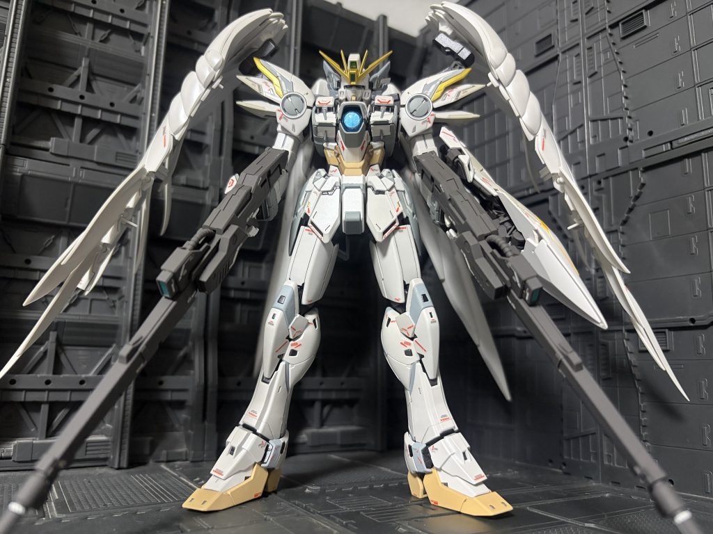 作品名：ウイングガンダムEWスノーホワイトプレリュードカラー<p>職場の先輩からの依頼でVer.カトキのウイングゼロEWをスノーホワイトプレリュード風に塗装しました。</p>
