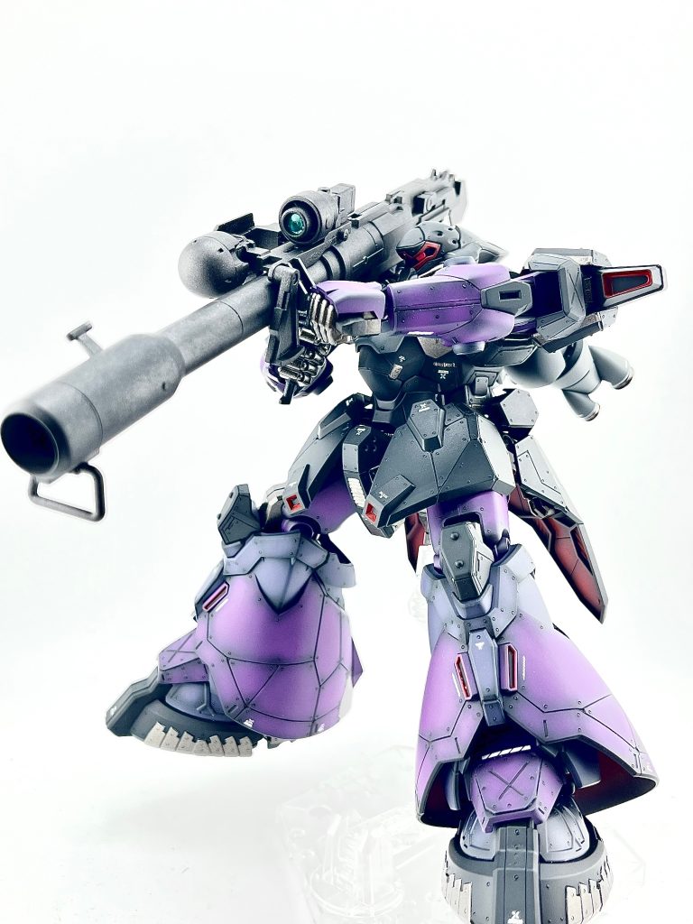 02型の特徴的な脚部リフティングフレアを見てこれはもうドムにするしか。。と🤣わかりやすいと思いますがGQドムから脚・背面バーニアを移植しMGシナンジュスタインのバズーカを🤩