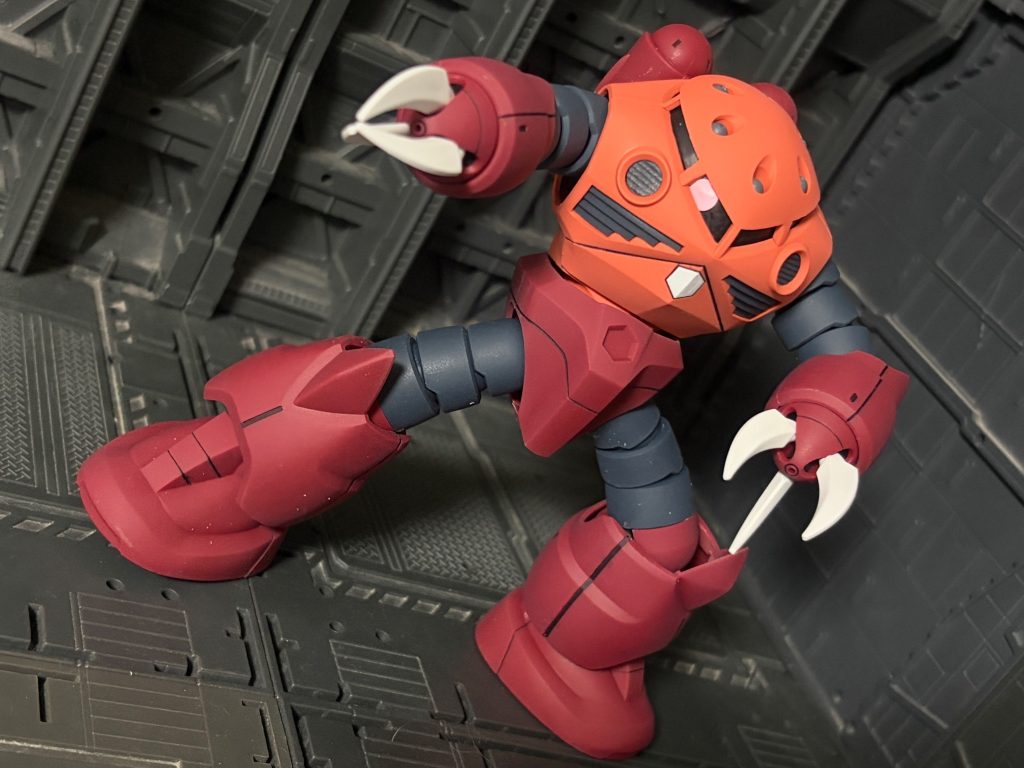 普通のズゴックついでにこちらも組んでみました。部品点数が少ないのでさらっと組めて楽しいですね(´∇｀)カラバリは現在塗装中、少しいじったやつもやってみようかなぁ