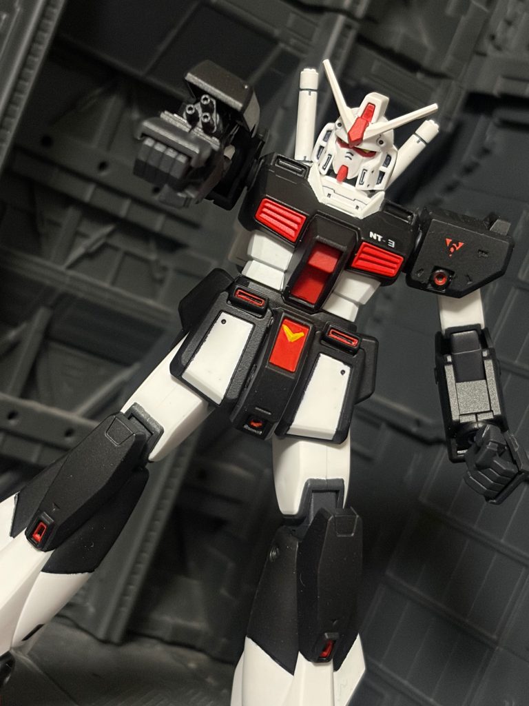 4機目完成しました♪やっぱりプロトタイプカラーはかっこいいですよね、白黒に映える赤が素晴らしいですb