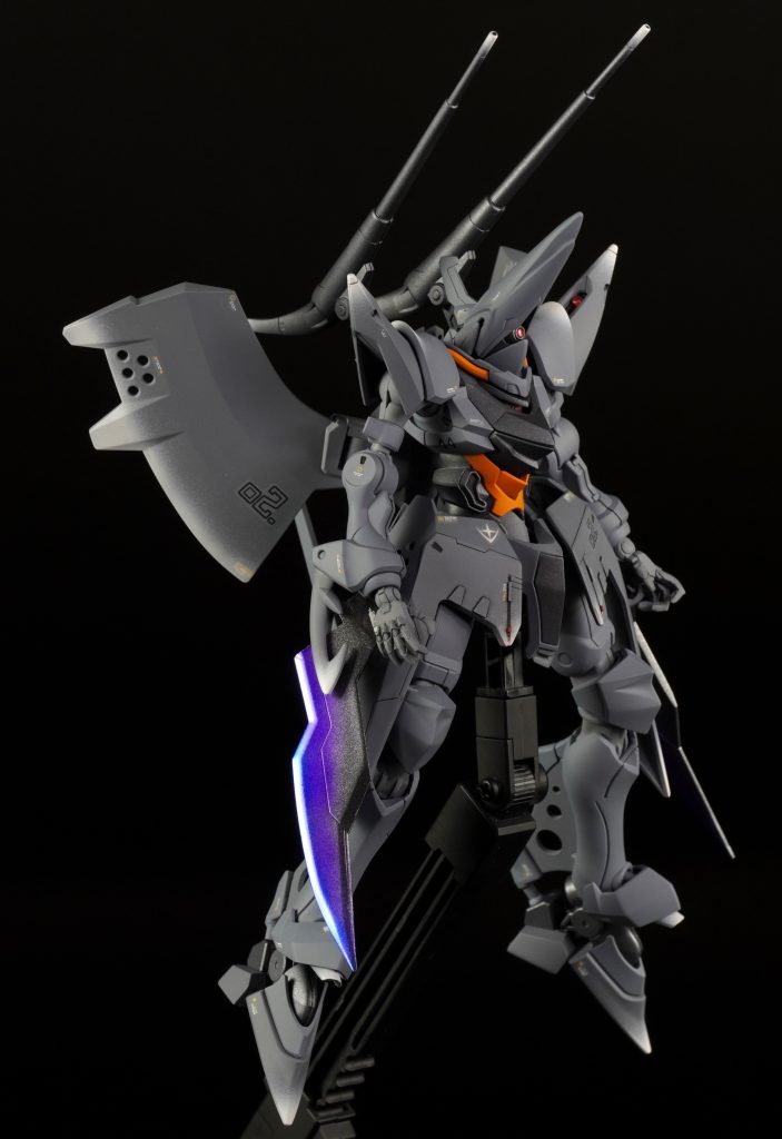 GQハンブラビ　キット化するんや！？とびっくりしましたアニメには一瞬の登場だったのにキット化ありがたいですねー正史のハンブラビ作ったことなかったので、GQ版のものでも立体物に触れることができて楽しかったです！GQキットは相変わらずパーツ分割が細かくて完成度が高い！パチ組でも十分カッコいい