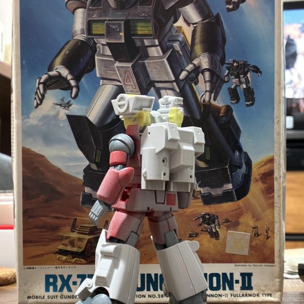 旧キットと旧HGガンキャノンのミキシングに挑戦中です（2枚目）