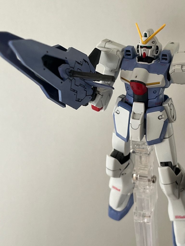 30MMのエスポジットのパーツを組み合わせて作ったヴェスバーです。強いビーム兵器！といったらヴェスバーですよ。F91世代なので。カラーリングのほかになにかカスタム感出したかったので用意しました。ちょうど形も似てるしV2アサルトの腰ヴェスバーのプロトタイプってことで。