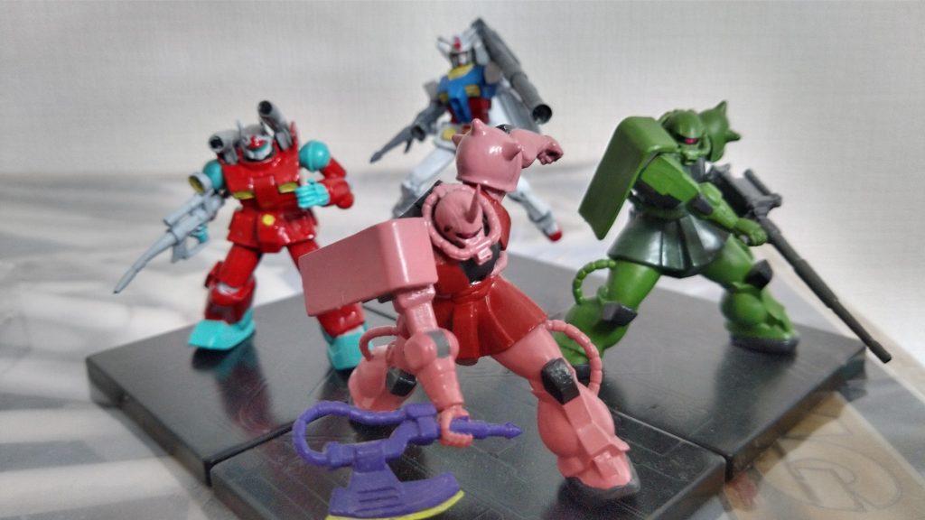 追記：無塗装だったガンダムとガンキャノンを塗装しました
