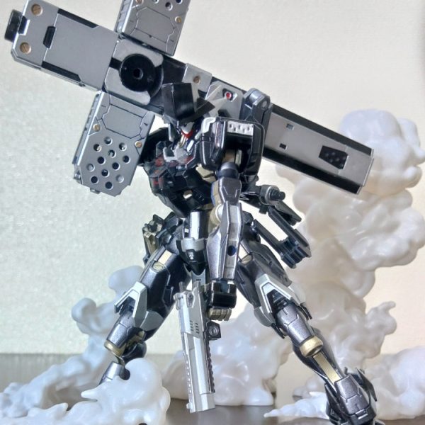 黒鉄の十字星の魔女　ガンダムルブリス・クロスガンズ